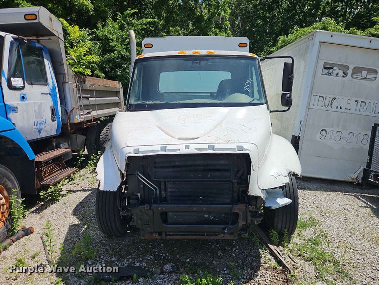 image for item DQ7814 2013 International 4300 utility / service truck