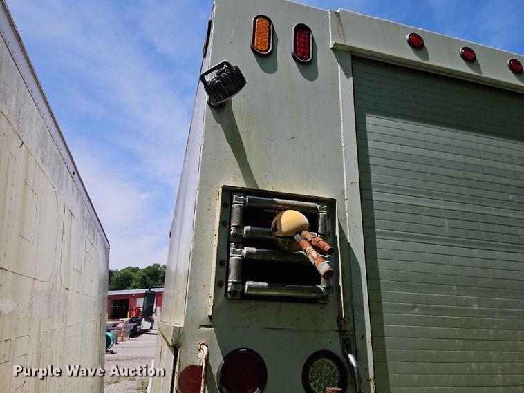 image for item DQ7814 2013 International 4300 utility / service truck