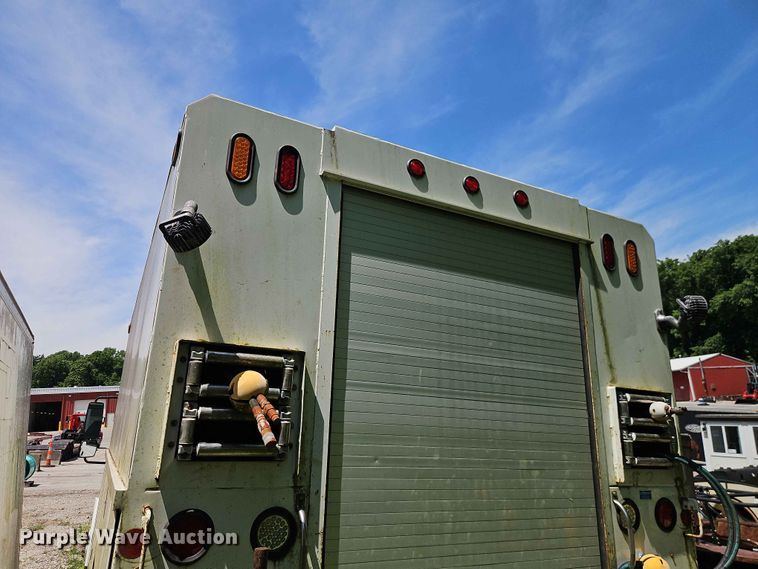 image for item DQ7814 2013 International 4300 utility / service truck