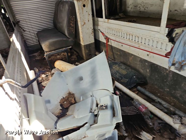 image for item DQ7814 2013 International 4300 utility / service truck
