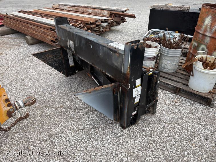 image for item DQ7819 Tommy Gate Co. end gate lift
