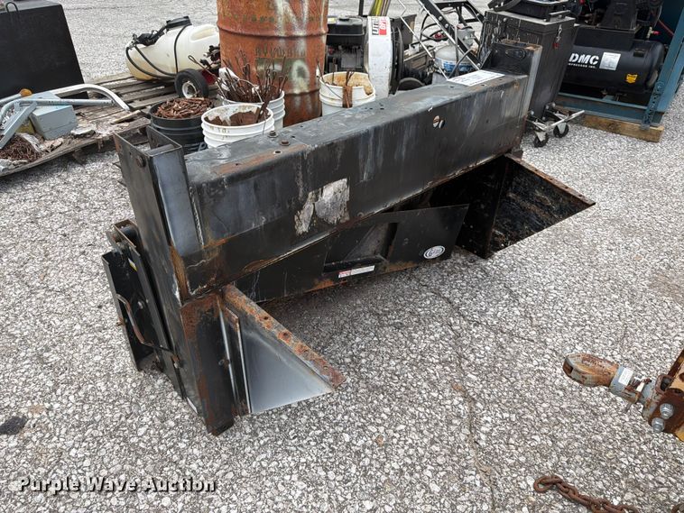 image for item DQ7819 Tommy Gate Co. end gate lift
