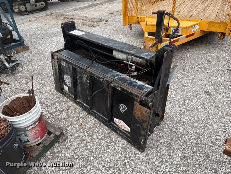 image for item DQ7819 Tommy Gate Co. end gate lift