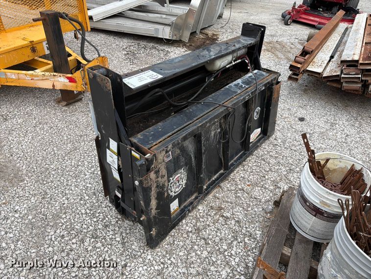 image for item DQ7819 Tommy Gate Co. end gate lift