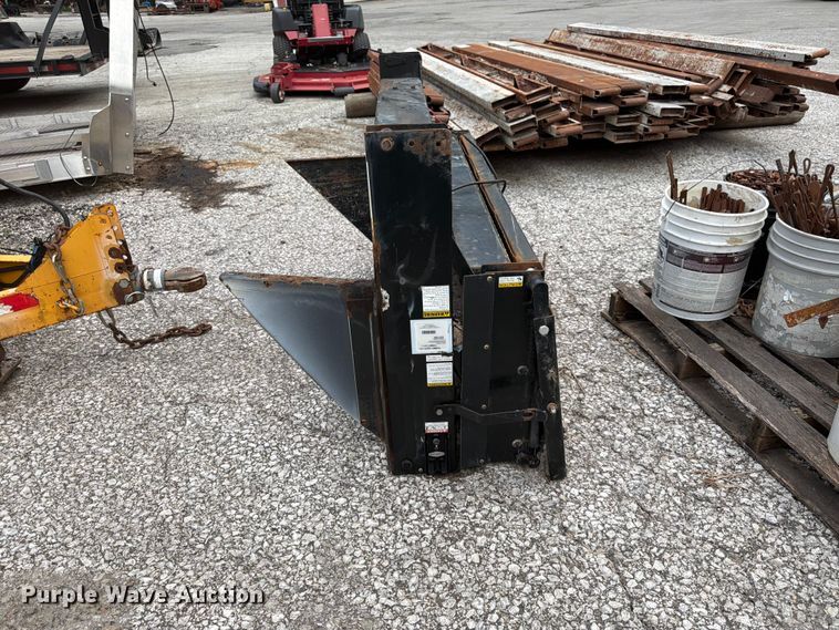 image for item DQ7819 Tommy Gate Co. end gate lift