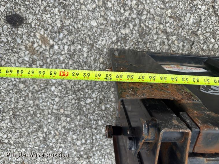 image for item DQ7819 Tommy Gate Co. end gate lift
