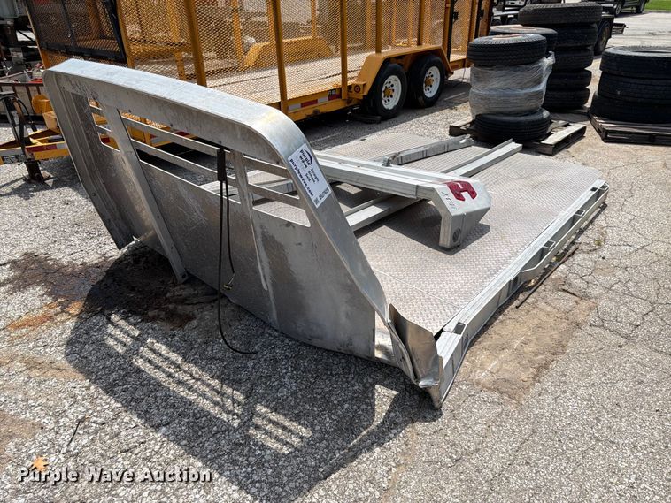image for item DQ7820 EBY 1100 flatbed