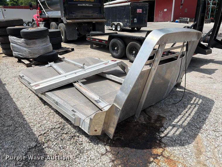 image for item DQ7820 EBY 1100 flatbed