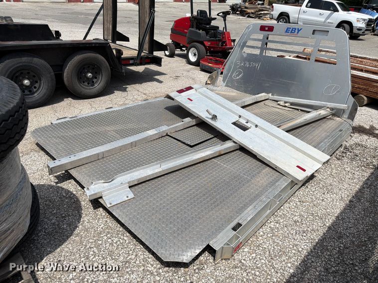 image for item DQ7820 EBY 1100 flatbed