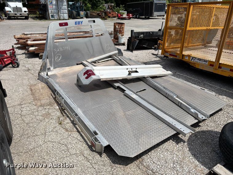 image for item DQ7820 EBY 1100 flatbed