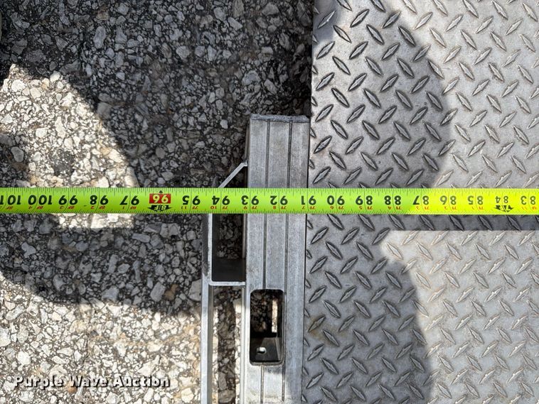 image for item DQ7820 EBY 1100 flatbed