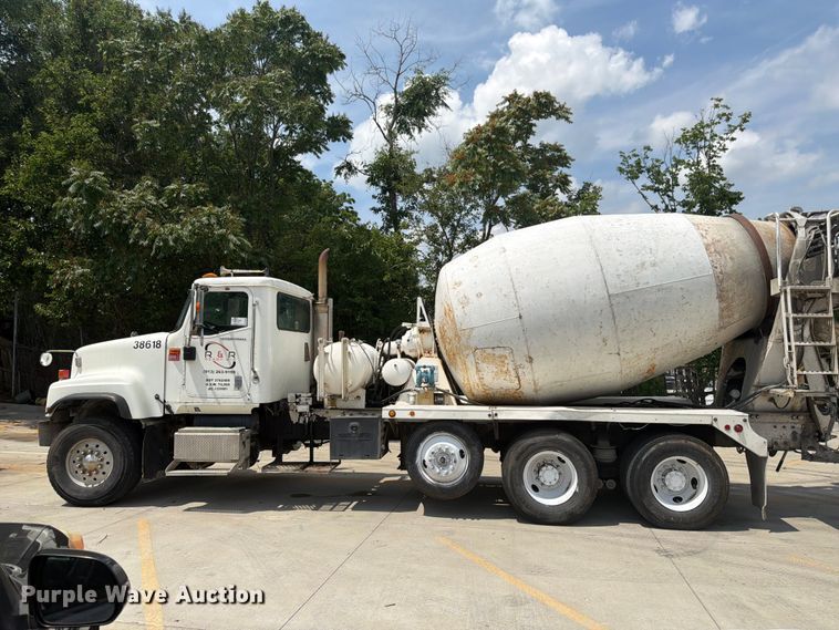 image for item DQ7829 2007 International 5500i ready mix truck
