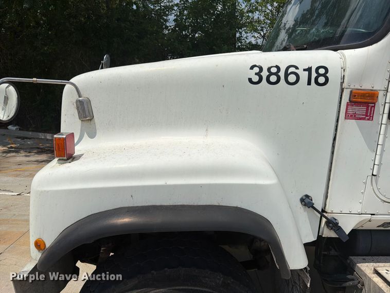 image for item DQ7829 2007 International 5500i ready mix truck