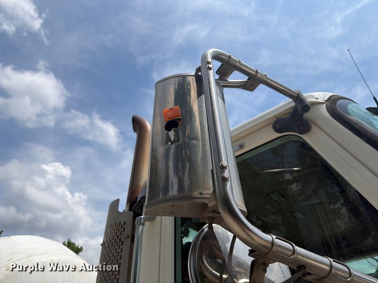 image for item DQ7829 2007 International 5500i ready mix truck