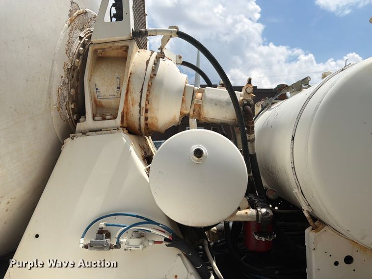 image for item DQ7829 2007 International 5500i ready mix truck