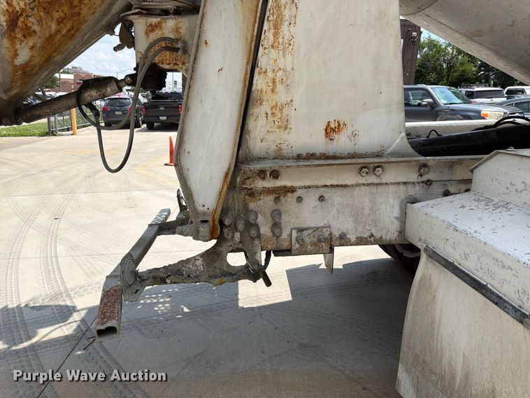 image for item DQ7829 2007 International 5500i ready mix truck