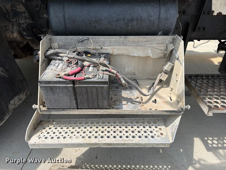 image for item DQ7829 2007 International 5500i ready mix truck