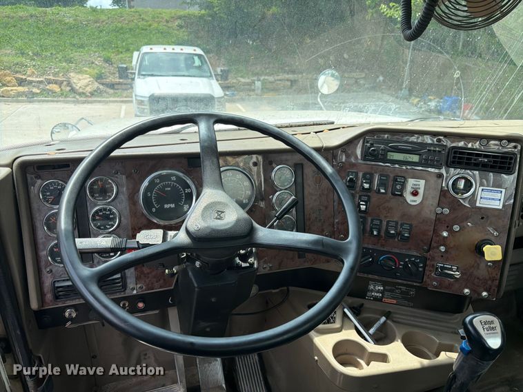 image for item DQ7829 2007 International 5500i ready mix truck
