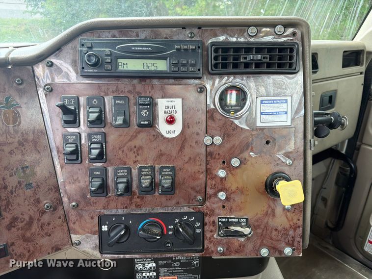 image for item DQ7829 2007 International 5500i ready mix truck