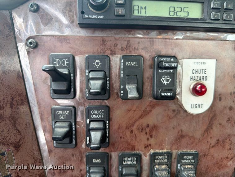 image for item DQ7829 2007 International 5500i ready mix truck