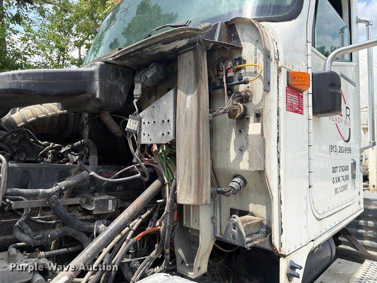 image for item DQ7829 2007 International 5500i ready mix truck