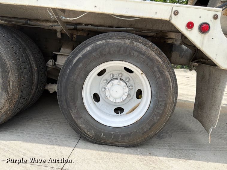 image for item DQ7829 2007 International 5500i ready mix truck