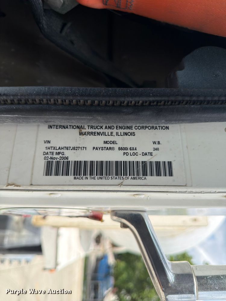 image for item DQ7829 2007 International 5500i ready mix truck