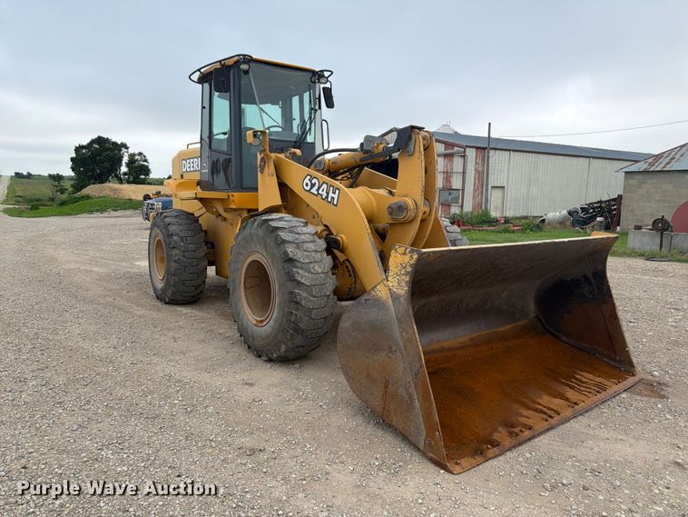 image for item DQ7833 2003 John Deere 624H wheel loader