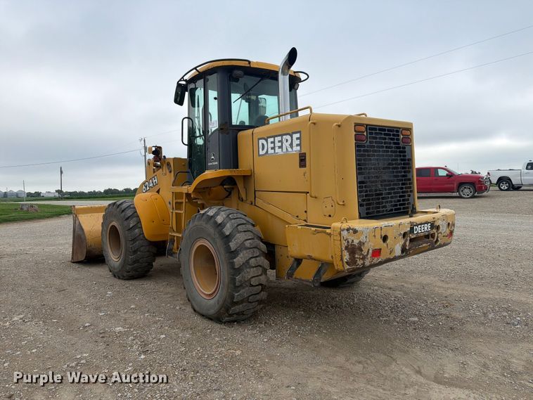 image for item DQ7833 2003 John Deere 624H wheel loader