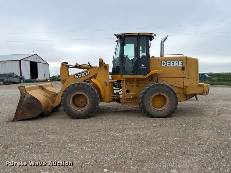 image for item DQ7833 2003 John Deere 624H wheel loader