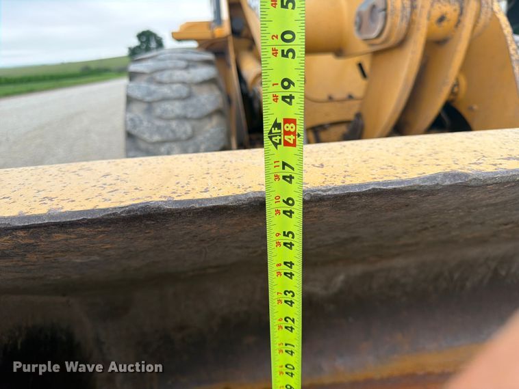 image for item DQ7833 2003 John Deere 624H wheel loader