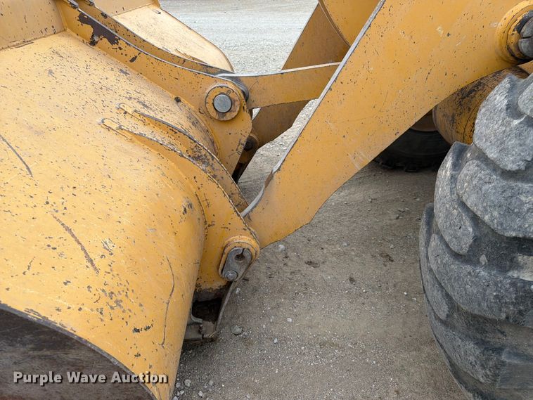 image for item DQ7833 2003 John Deere 624H wheel loader