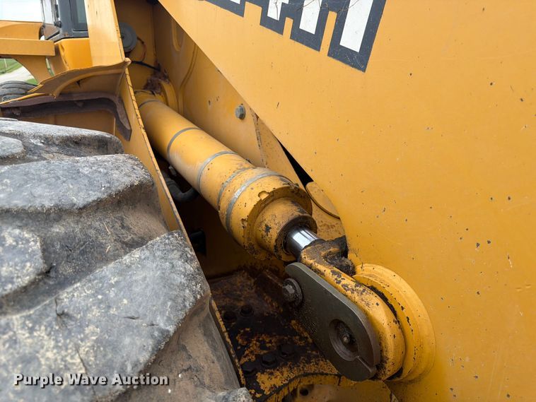 image for item DQ7833 2003 John Deere 624H wheel loader