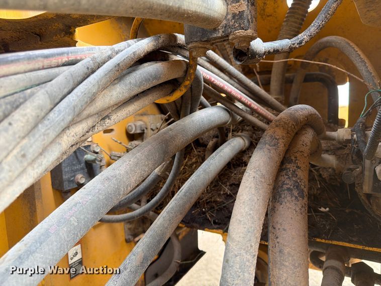 image for item DQ7833 2003 John Deere 624H wheel loader