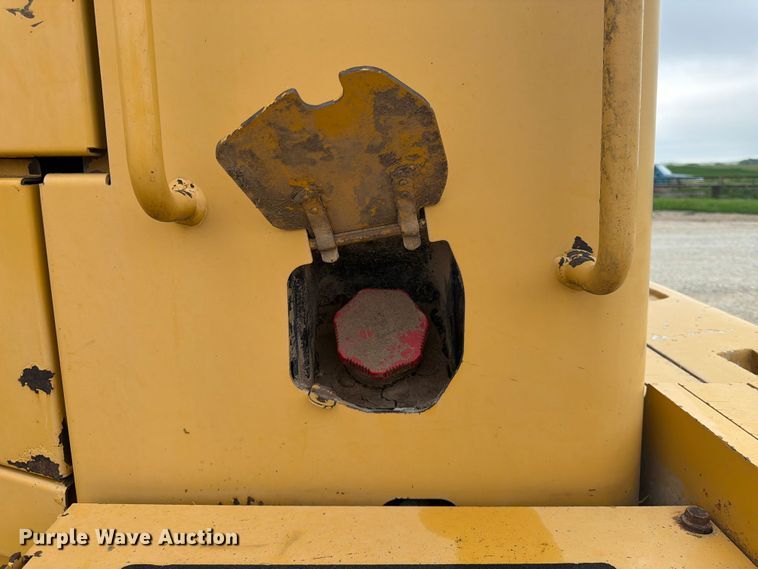 image for item DQ7833 2003 John Deere 624H wheel loader