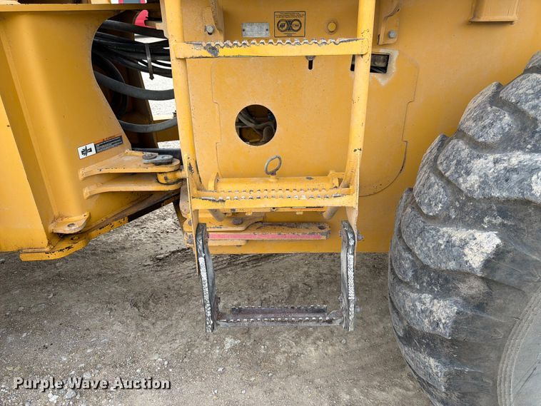 image for item DQ7833 2003 John Deere 624H wheel loader