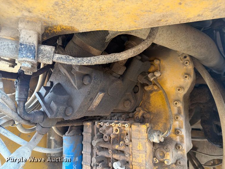 image for item DQ7833 2003 John Deere 624H wheel loader