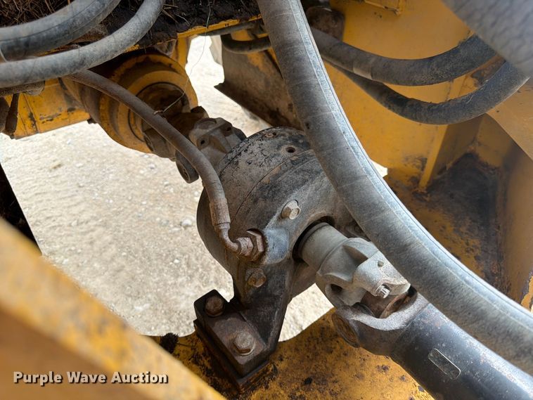 image for item DQ7833 2003 John Deere 624H wheel loader