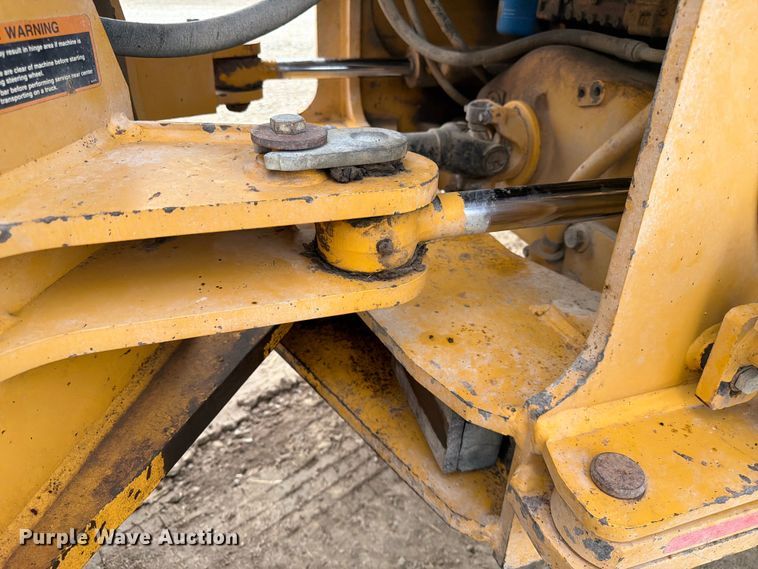 image for item DQ7833 2003 John Deere 624H wheel loader