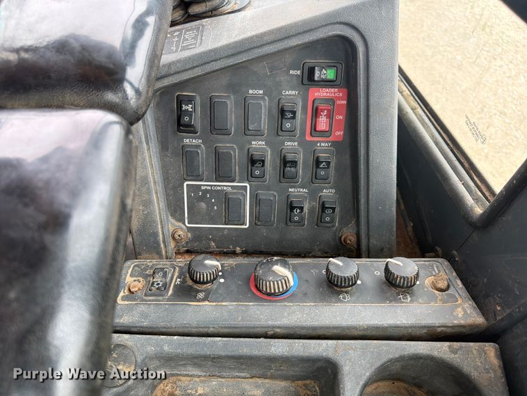 image for item DQ7833 2003 John Deere 624H wheel loader