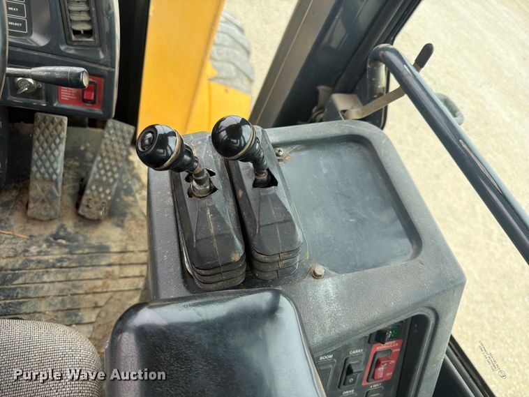 image for item DQ7833 2003 John Deere 624H wheel loader