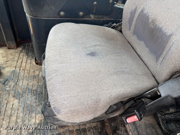 image for item DQ7833 2003 John Deere 624H wheel loader