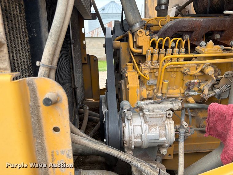 image for item DQ7833 2003 John Deere 624H wheel loader