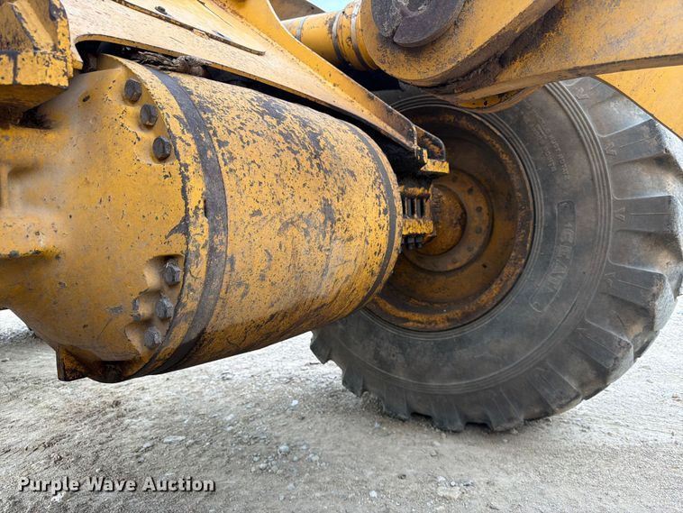 image for item DQ7833 2003 John Deere 624H wheel loader