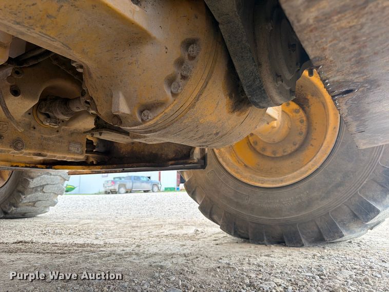 image for item DQ7833 2003 John Deere 624H wheel loader