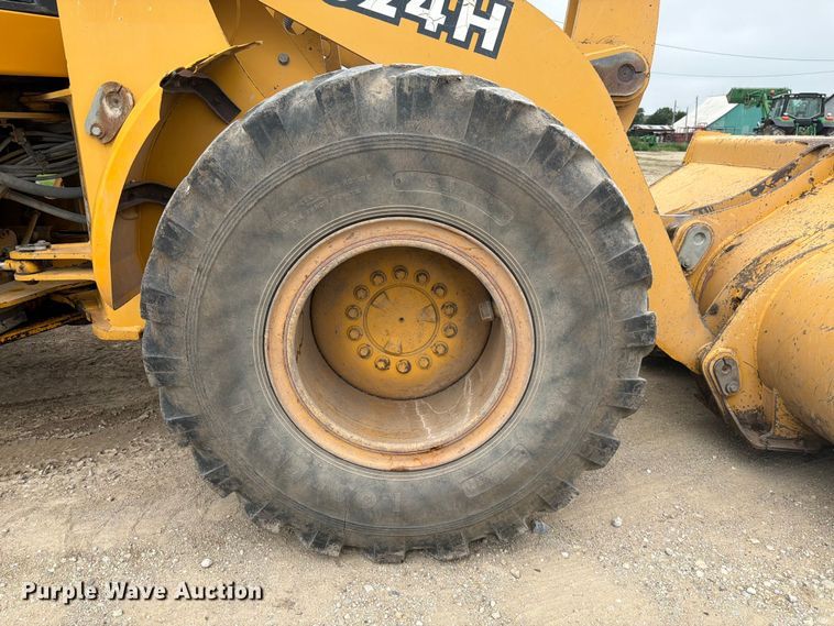 image for item DQ7833 2003 John Deere 624H wheel loader