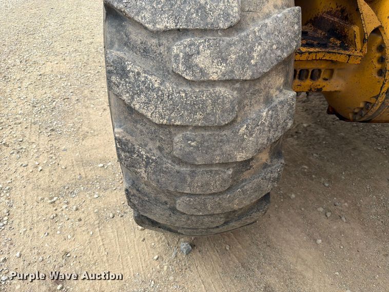 image for item DQ7833 2003 John Deere 624H wheel loader
