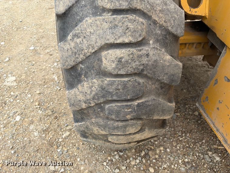 image for item DQ7833 2003 John Deere 624H wheel loader