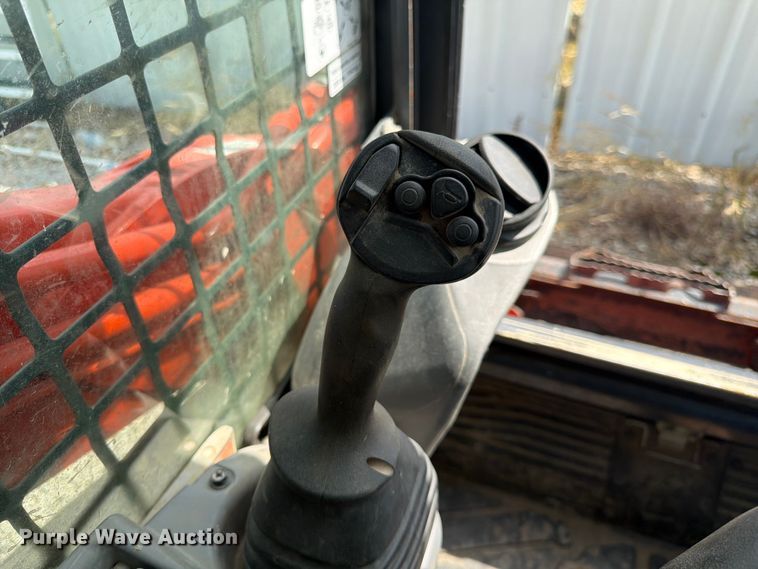 image for item DQ7837 2019 Kubota SVL 75-2 tracked skid steer loader