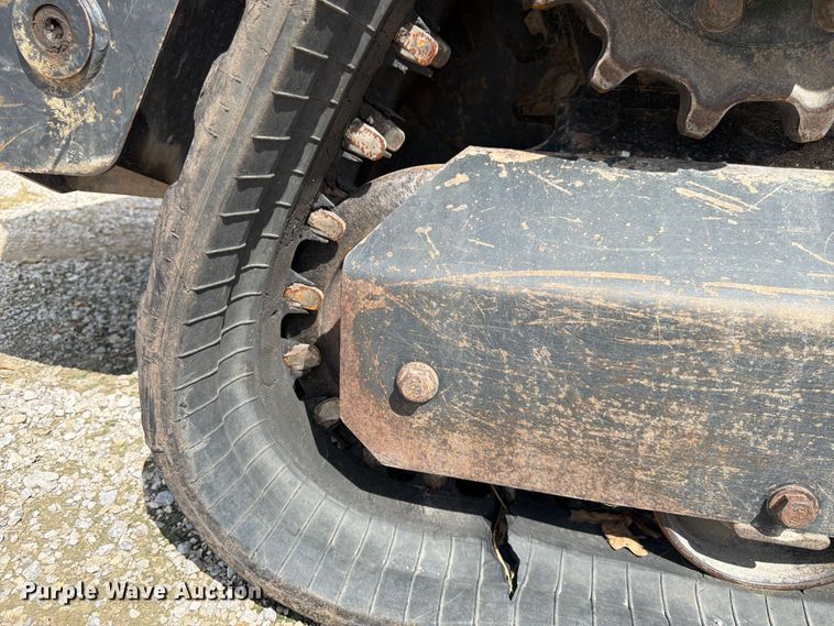 image for item DQ7837 2019 Kubota SVL 75-2 tracked skid steer loader